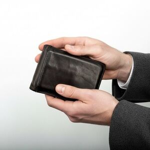 RUDSAK BROWN LEATHER BIFOLD WALLET MEN WALLET MAGNETIC MONEY  HOLDER